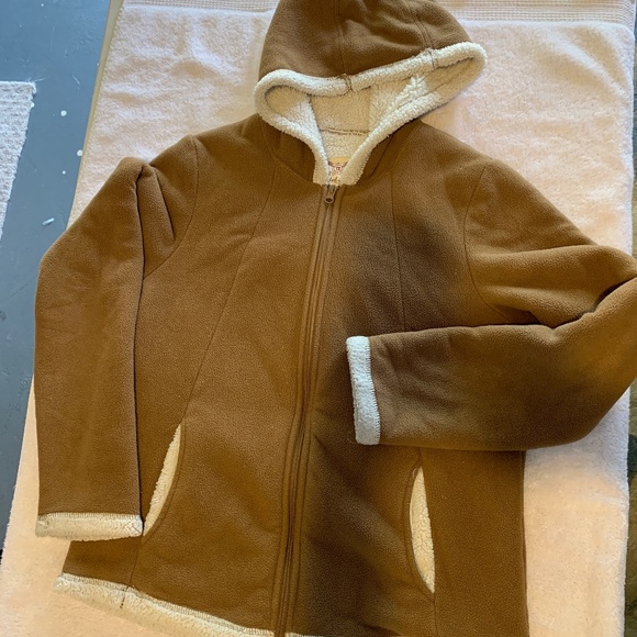 Winter cloths - Picture 1 of 2